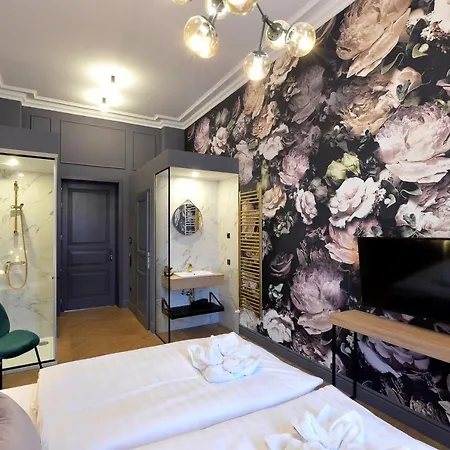 1552 Boutique 4* Έγκερ