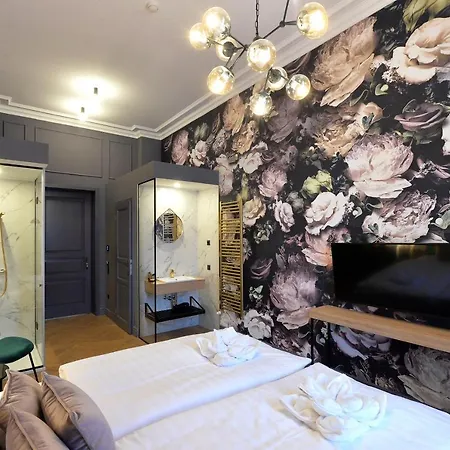 1552 Boutique 4* Έγκερ