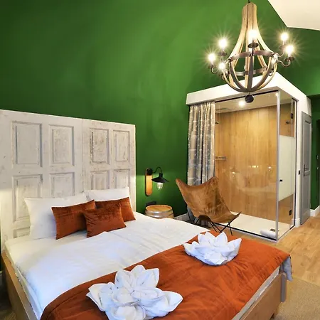 1552 Boutique Hotel