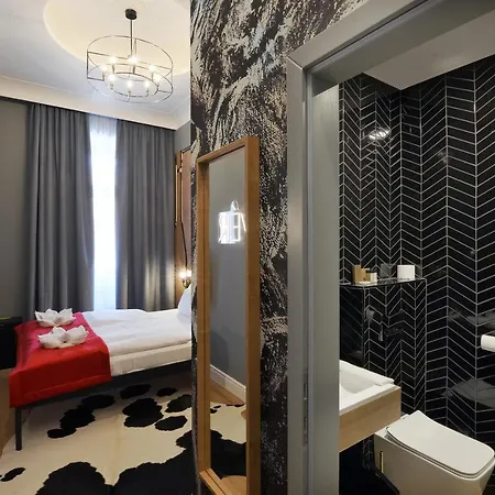 1552 Boutique Hotel 4*