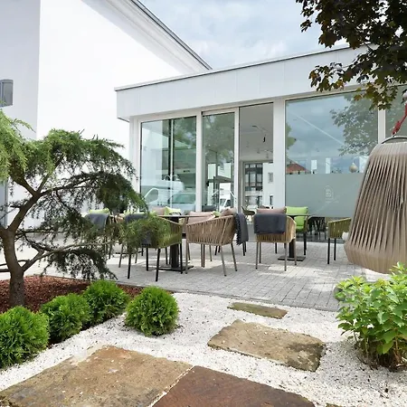 1552 Boutique Hotel 4*
