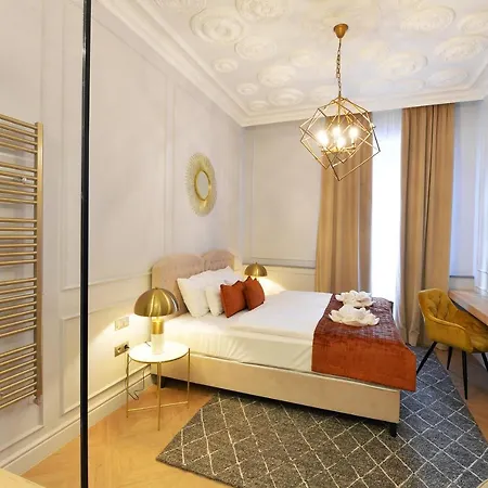 1552 Boutique Eger