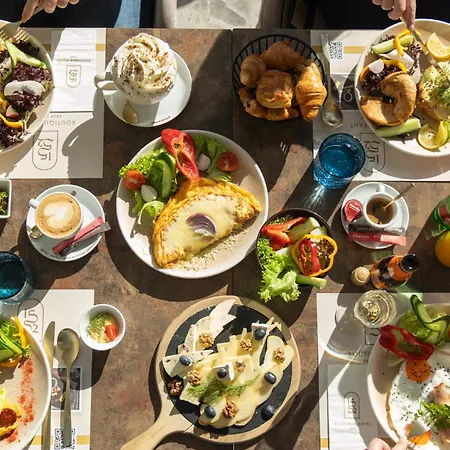 1552 Boutique Hotel
